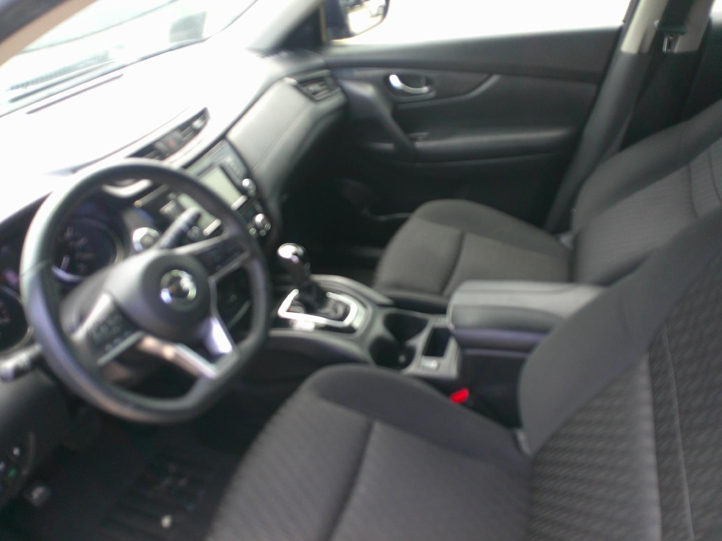 2018 BLACK NISSAN ROGUE S; SL; SV (KNMAT2MT6JP) , located at 1200 Cassat Avenue, Jacksonville, FL, 32205, (904) 695-1885, 30.302404, -81.731033- Photo#1