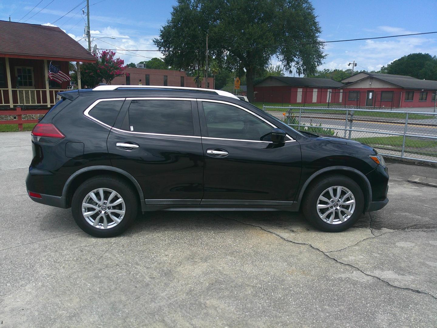 2018 BLACK NISSAN ROGUE S; SL; SV (KNMAT2MT6JP) , located at 1200 Cassat Avenue, Jacksonville, FL, 32205, (904) 695-1885, 30.302404, -81.731033- Photo#3
