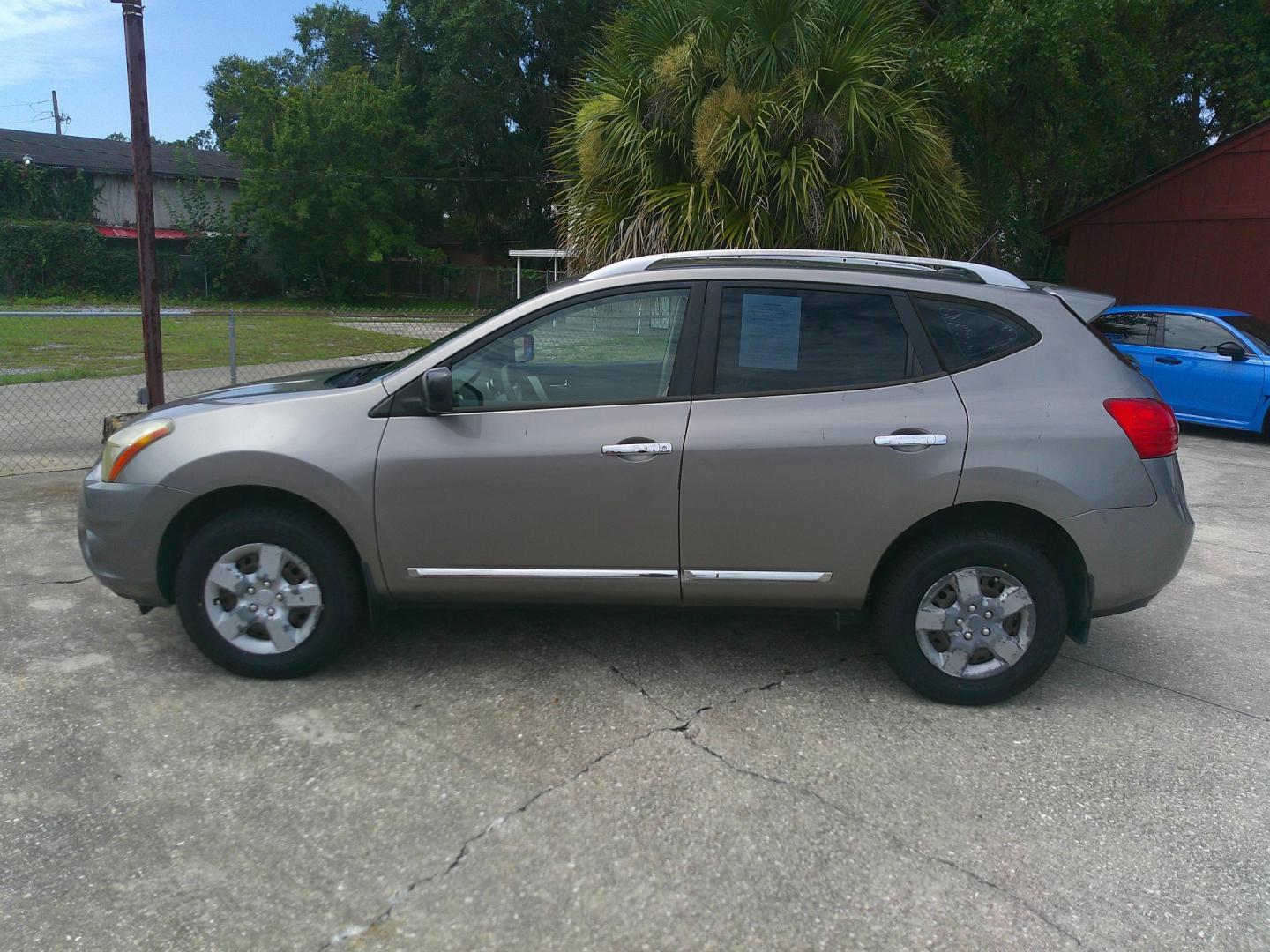 2015 PEWTER NISSAN ROGUE SELECT S (JN8AS5MT8FW) , located at 1200 Cassat Avenue, Jacksonville, FL, 32205, (904) 695-1885, 30.302404, -81.731033- Photo#5