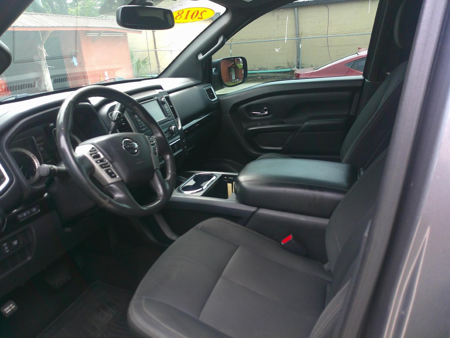 2018 GRAY NISSAN TITAN S; SL; PRO-4X; (1N6AA1E64JN) , located at 1200 Cassat Avenue, Jacksonville, FL, 32205, (904) 695-1885, 30.302404, -81.731033- Photo#2