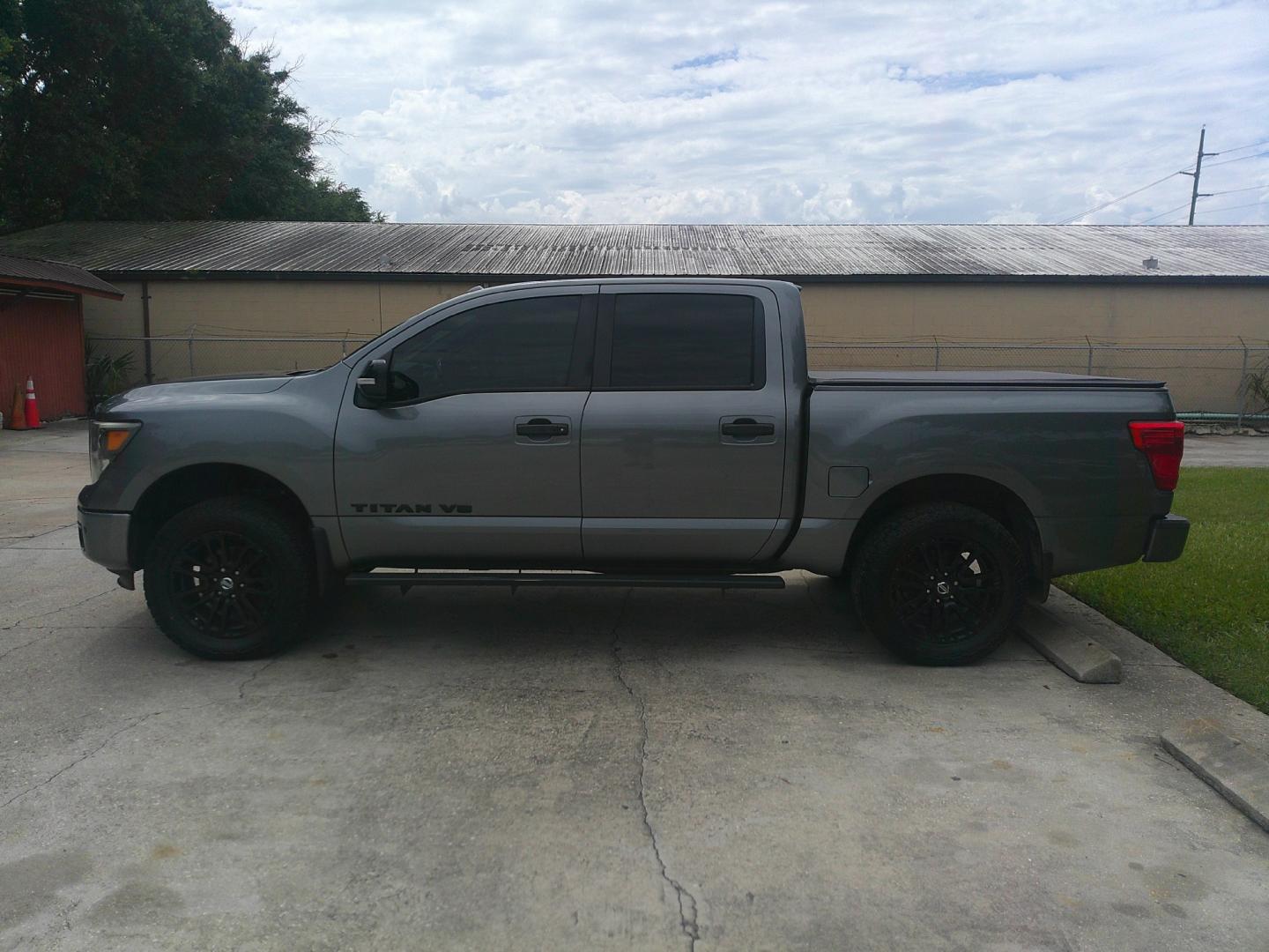 2018 GRAY NISSAN TITAN S; SL; PRO-4X; (1N6AA1E64JN) , located at 1200 Cassat Avenue, Jacksonville, FL, 32205, (904) 695-1885, 30.302404, -81.731033- Photo#1