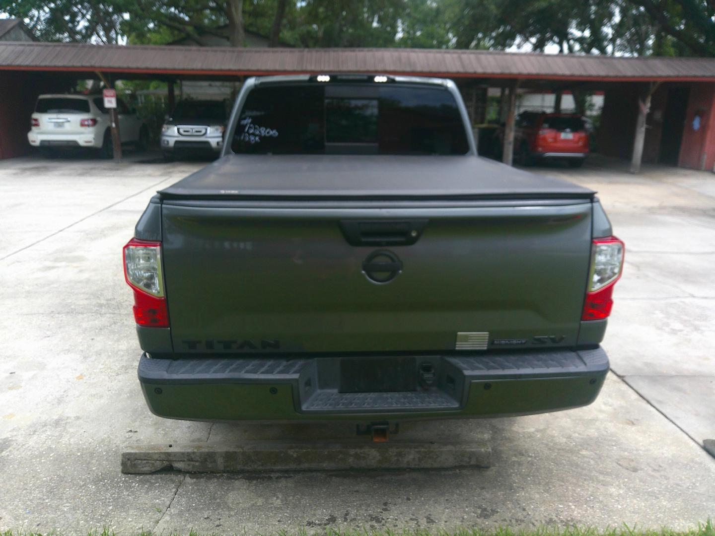 2018 GRAY NISSAN TITAN S; SL; PRO-4X; (1N6AA1E64JN) , located at 1200 Cassat Avenue, Jacksonville, FL, 32205, (904) 695-1885, 30.302404, -81.731033- Photo#3