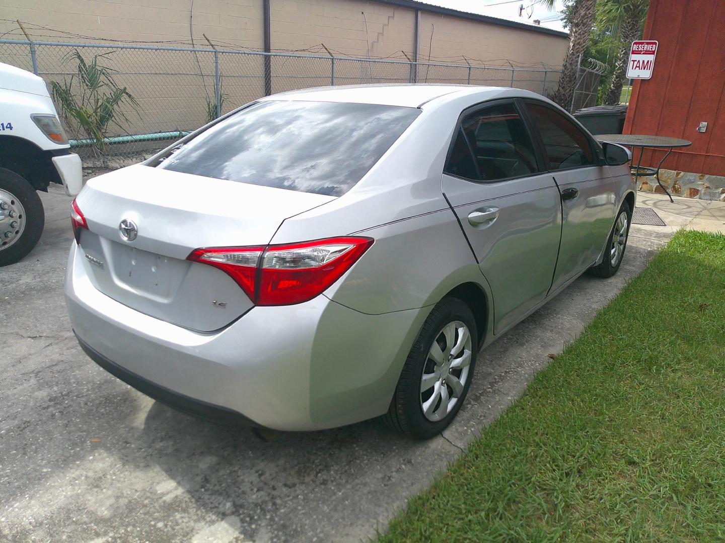 2016 SILVER TOYOTA COROLLA S; LE; L (2T1BURHEXGC) , located at 1200 Cassat Avenue, Jacksonville, FL, 32205, (904) 695-1885, 30.302404, -81.731033- Photo#5