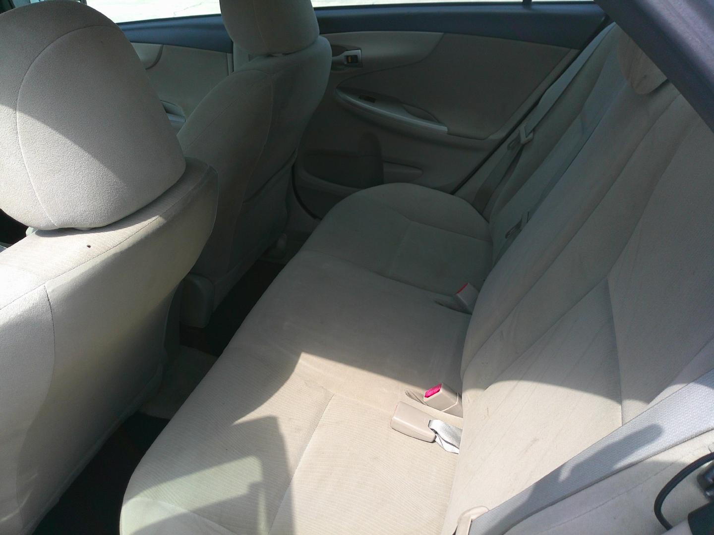 2013 WHITE TOYOTA COROLLA BASE; S; LE; (5YFBU4EEXDP) , located at 1200 Cassat Avenue, Jacksonville, FL, 32205, (904) 695-1885, 30.302404, -81.731033- Photo#4
