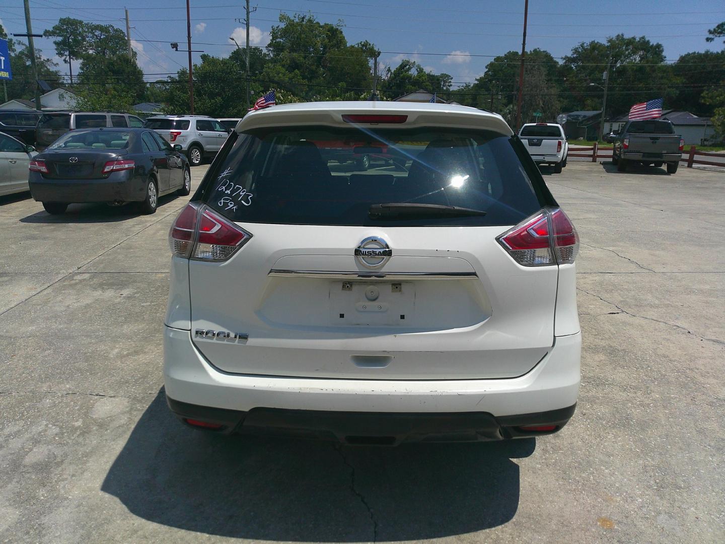 2015 WHITE NISSAN ROGUE S; SL; SV (5N1AT2MT4FC) , located at 1200 Cassat Avenue, Jacksonville, FL, 32205, (904) 695-1885, 30.302404, -81.731033- Photo#3
