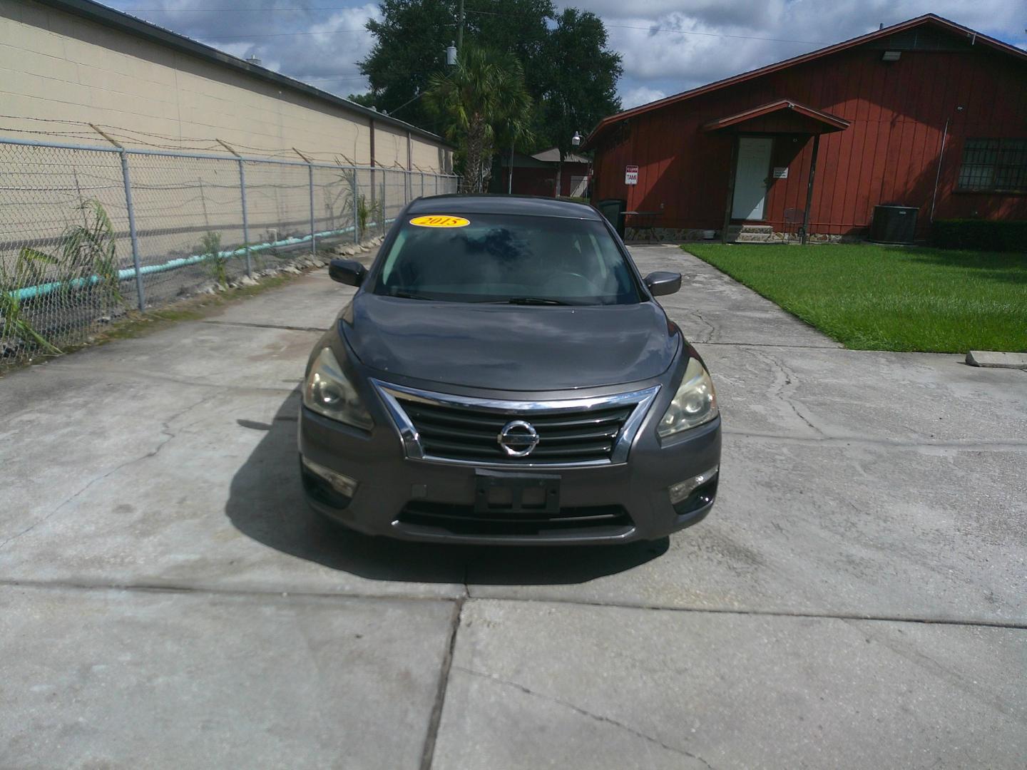 2015 GRAY NISSAN ALTIMA 2.5; 2.5 S; 2 (1N4AL3AP7FN) , located at 1200 Cassat Avenue, Jacksonville, FL, 32205, (904) 695-1885, 30.302404, -81.731033- Photo#1