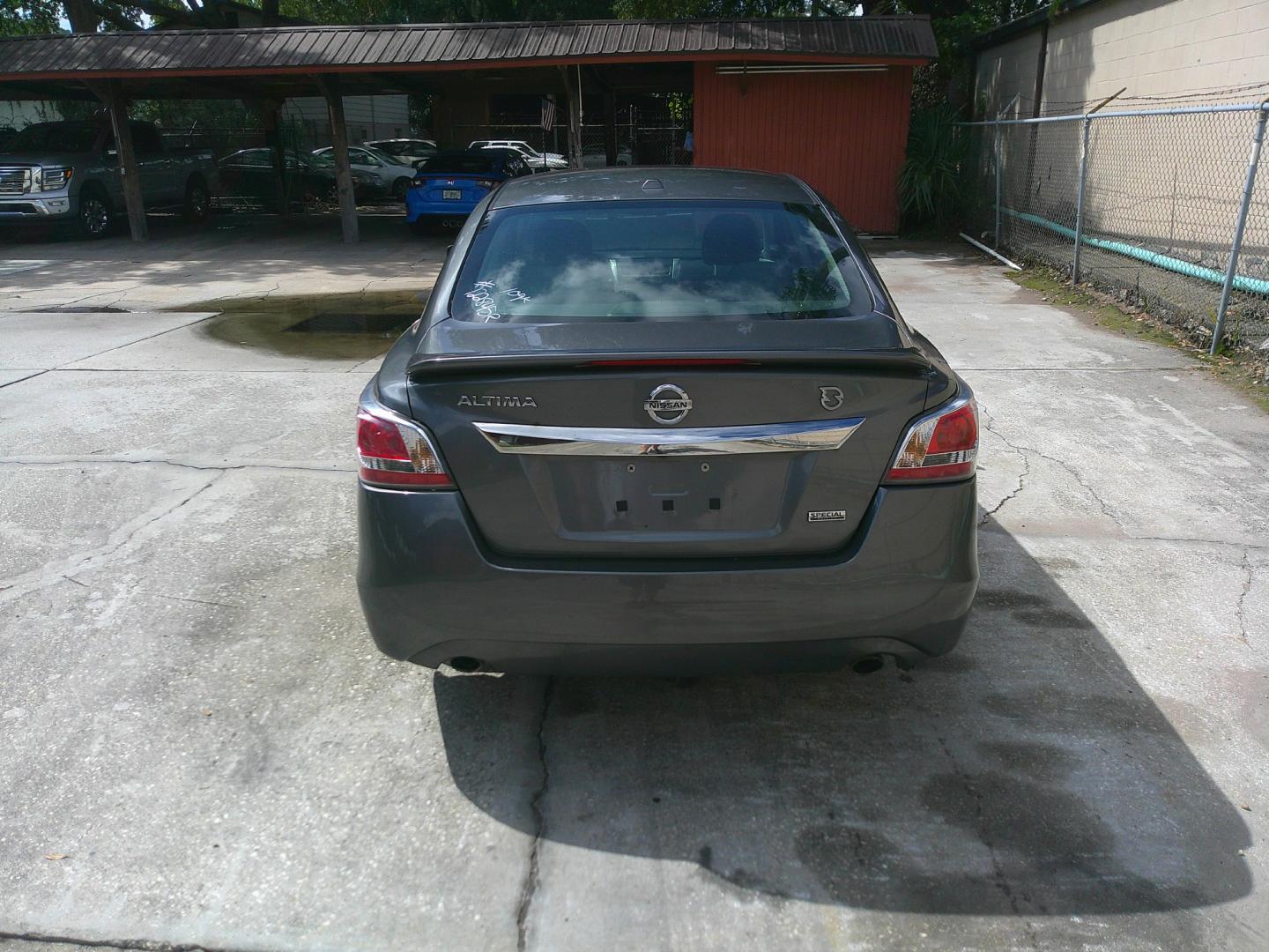 2015 GRAY NISSAN ALTIMA 2.5; 2.5 S; 2 (1N4AL3AP7FN) , located at 1200 Cassat Avenue, Jacksonville, FL, 32205, (904) 695-1885, 30.302404, -81.731033- Photo#4