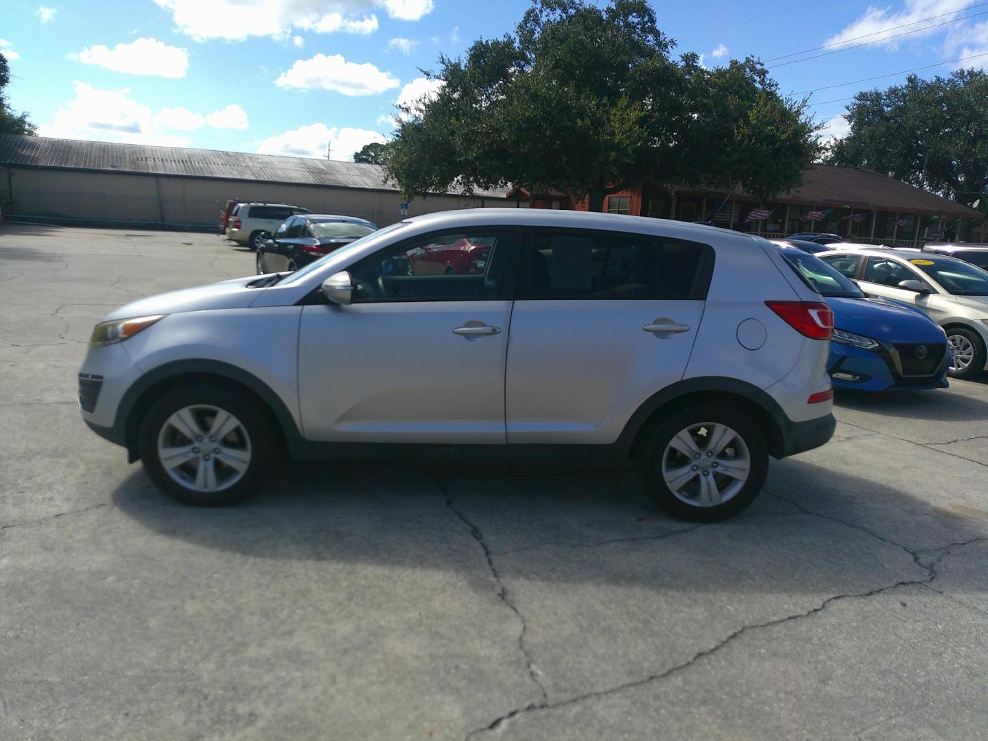 2012 SILVER KIA SPORTAGE BASE; EX; L (KNDPB3A26C7) , located at 1200 Cassat Avenue, Jacksonville, FL, 32205, (904) 695-1885, 30.302404, -81.731033- Photo#1