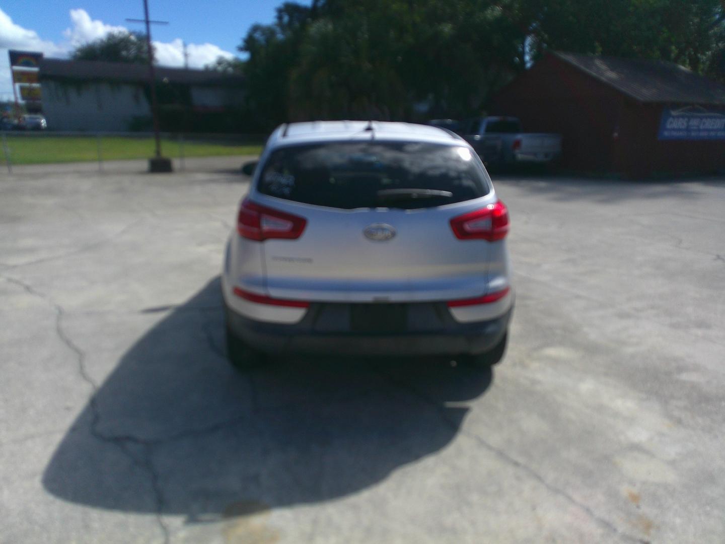 2012 SILVER KIA SPORTAGE BASE; EX; L (KNDPB3A26C7) , located at 1200 Cassat Avenue, Jacksonville, FL, 32205, (904) 695-1885, 30.302404, -81.731033- Photo#3