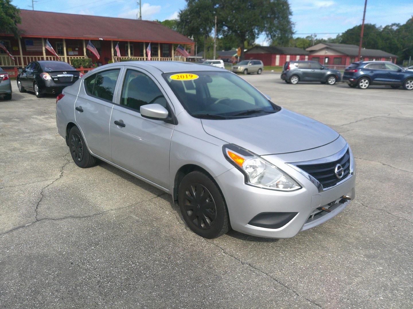 2019 SILVER NISSAN VERSA S; SL; SV (3N1CN7AP1KL) , located at 1200 Cassat Avenue, Jacksonville, FL, 32205, (904) 695-1885, 30.302404, -81.731033- Photo#0