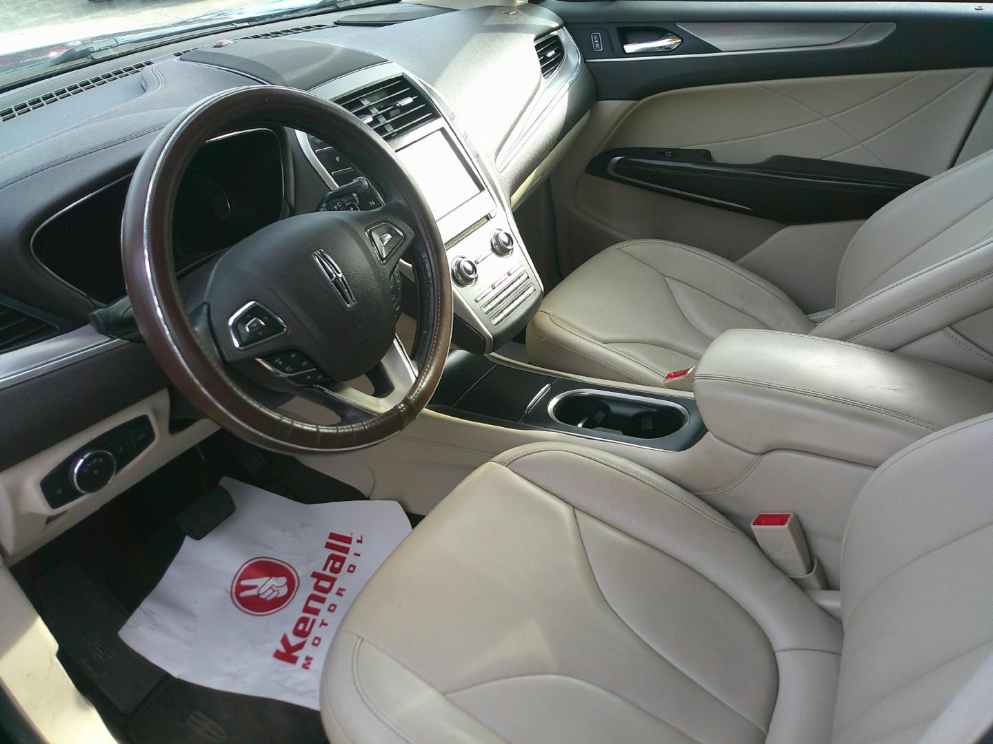 2017 BLUE LINCOLN MKC PREMIER (5LMCJ1D91HU) , located at 1200 Cassat Avenue, Jacksonville, FL, 32205, (904) 695-1885, 30.302404, -81.731033- Photo#5