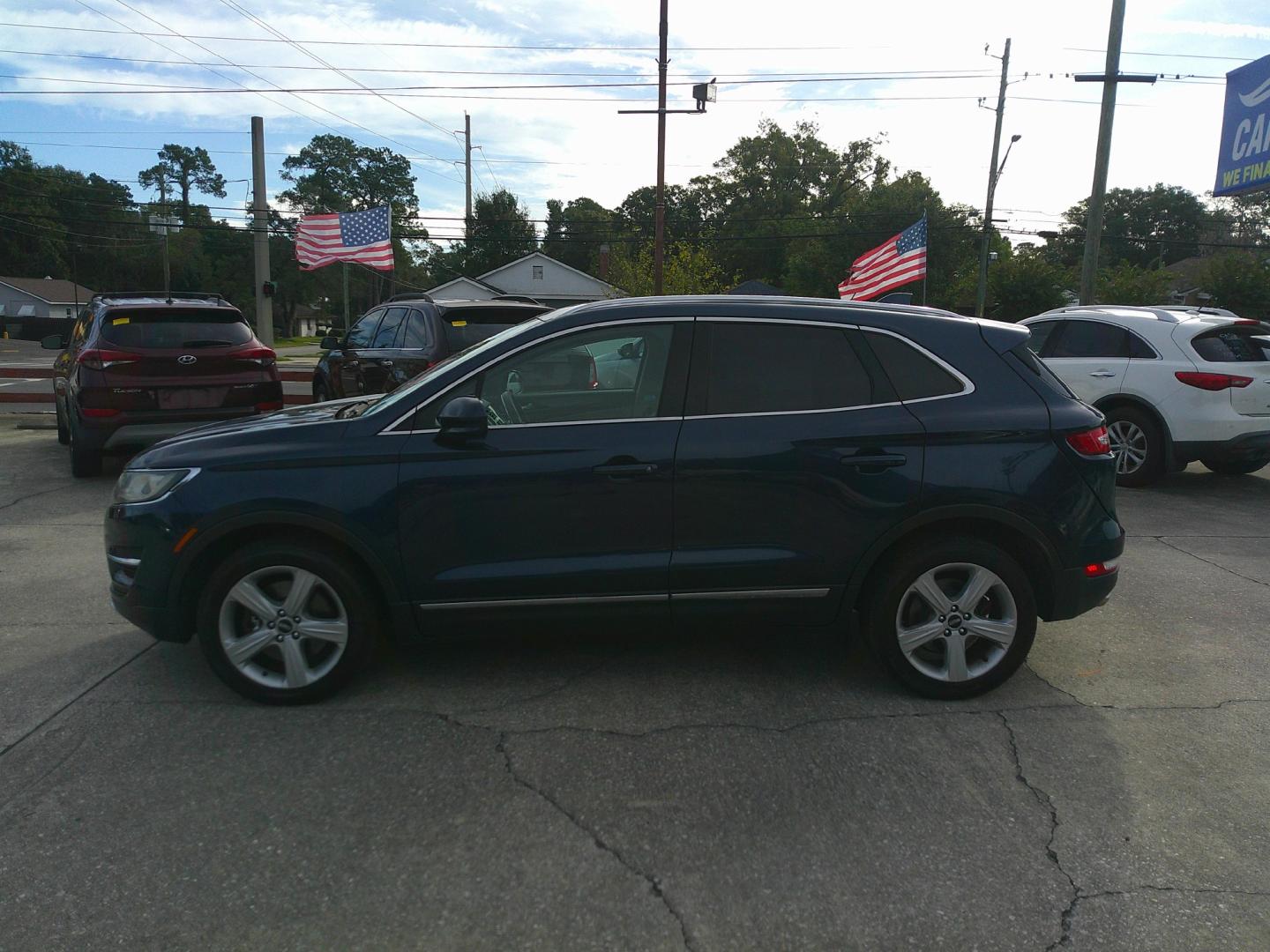 2017 BLUE LINCOLN MKC PREMIER (5LMCJ1D91HU) , located at 1200 Cassat Avenue, Jacksonville, FL, 32205, (904) 695-1885, 30.302404, -81.731033- Photo#1